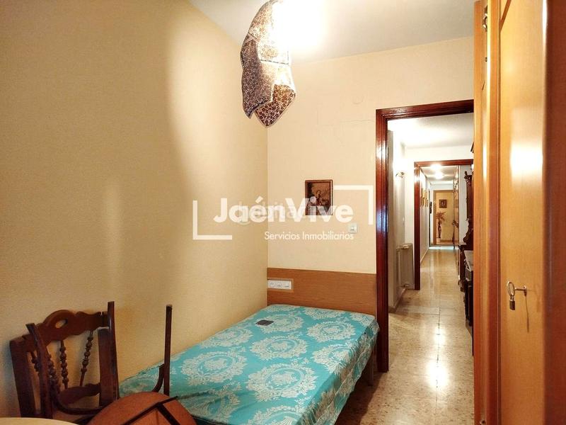 Foto ce925dd2-d92b-40cd-afcf-0057e0b938ef. Penthouse with heating parking in Avda de Madrid - Pº de la Estación Jaén