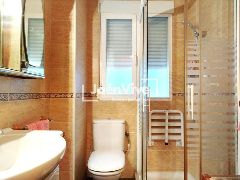 Foto d47110ba-33d3-4f20-a624-7012be1acca2. Penthouse with heating parking in Avda de Madrid - Pº de la Estación Jaén