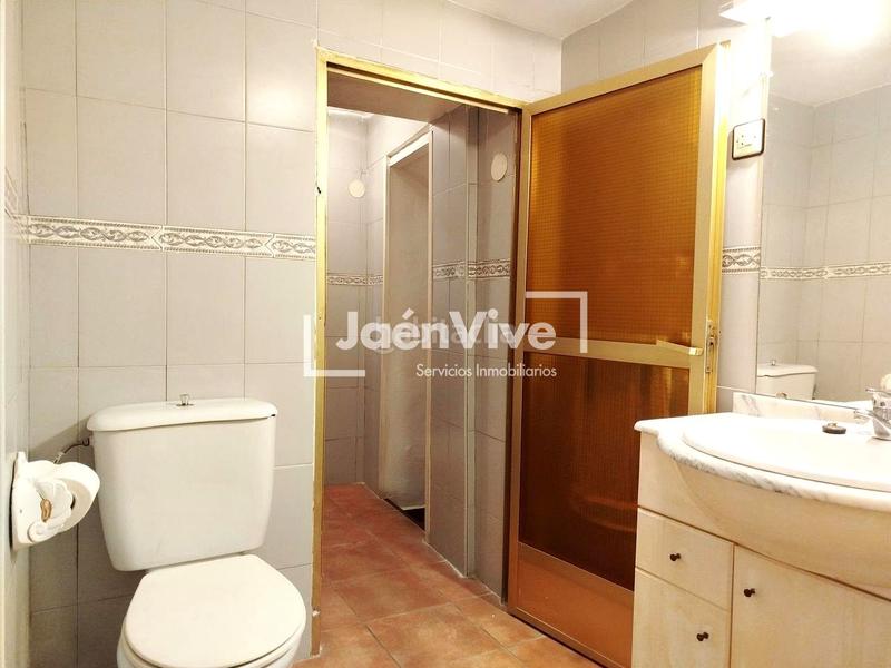 Foto 5b929a05-6a8e-409a-b9ea-67111076865d. Semi detached house in Ctra. Circunvalación - La Magdalena Jaén
