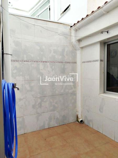 Foto a101f990-9042-4b5f-9058-dbacdac84e4e. Semi detached house in Ctra. Circunvalación - La Magdalena Jaén