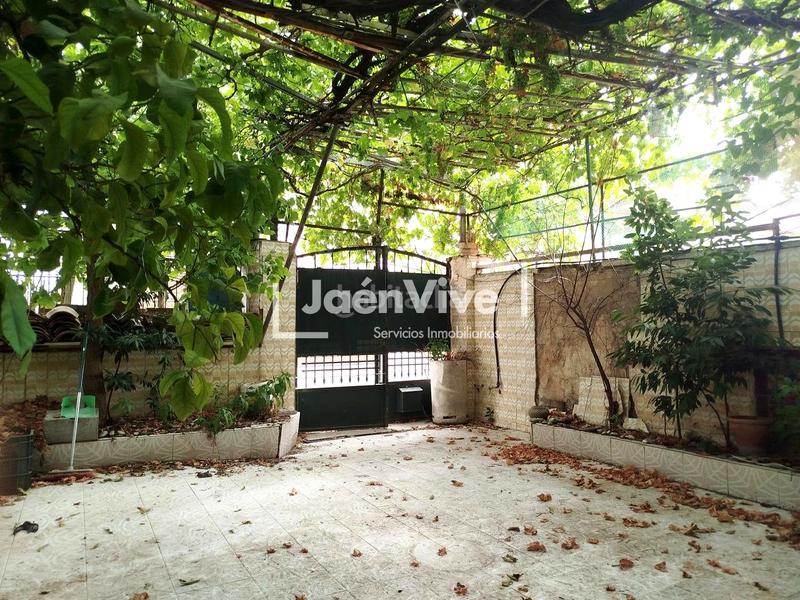 Foto a2ea612d-81b6-42ac-beae-eb60925fb227. Casa adossada a Peñamefecit - Avda Barcelona Jaén