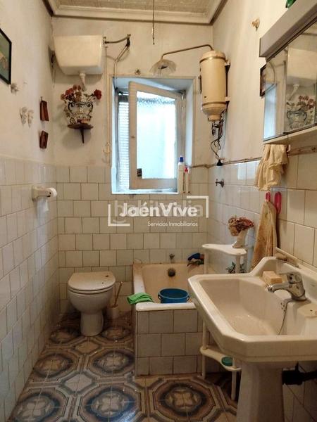 Foto bbbafd2f-550f-48e3-8ba6-0f33d930bcbb. Casa adossada a Peñamefecit - Avda Barcelona Jaén