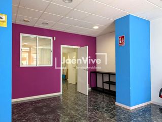 Rent Business premise in La luna 19. Fantástico local en calle la luna
