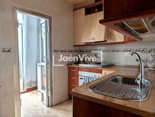 Rez-de-chaussée  Gran capitán. Oportunidad de buen piso en peñamefécit