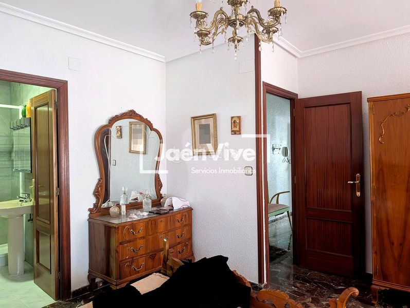 Foto 0eeeaa85-1dd5-4b1e-98d4-489cfeb0a55e. Casa adossada amb calefacció aparcament a Belén - San Roque Jaén