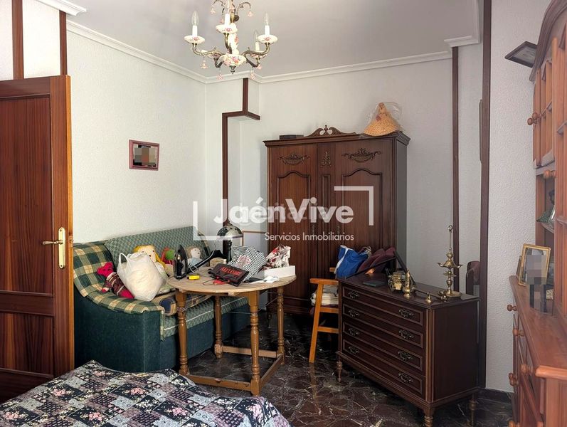 Foto 19654026-ae23-4ab4-9eb8-103e2265a92f. Casa adossada amb calefacció aparcament a Belén - San Roque Jaén