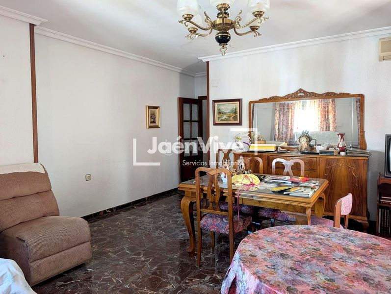 Foto 69ae999a-cbea-476c-9edc-d7cfa17404b7. Casa adossada amb calefacció aparcament a Belén - San Roque Jaén