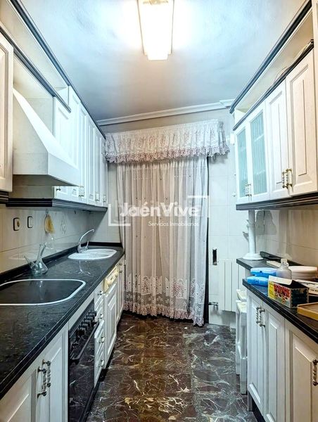 Foto 6a85ff25-1c0d-41e5-94a6-308fa121a427. Casa adossada amb calefacció aparcament a Belén - San Roque Jaén
