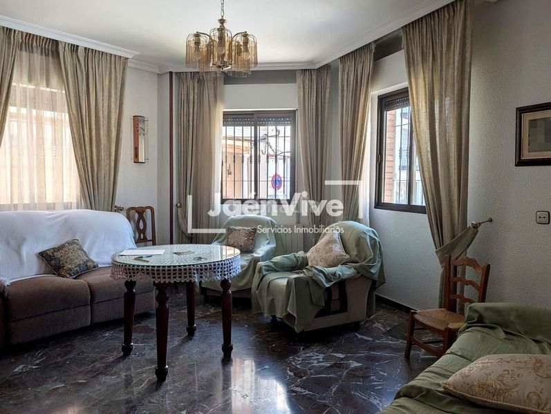 Foto 925d5b1b-2bf8-4496-816a-df057b5c5511. Casa adossada amb calefacció aparcament a Belén - San Roque Jaén