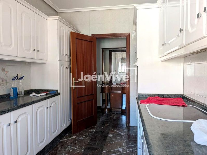 Foto ec13cc83-396d-4cbb-b968-e2c826aae8e1. Casa adossada amb calefacció aparcament a Belén - San Roque Jaén