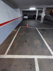 Parking coche en DOS DE MAIG
