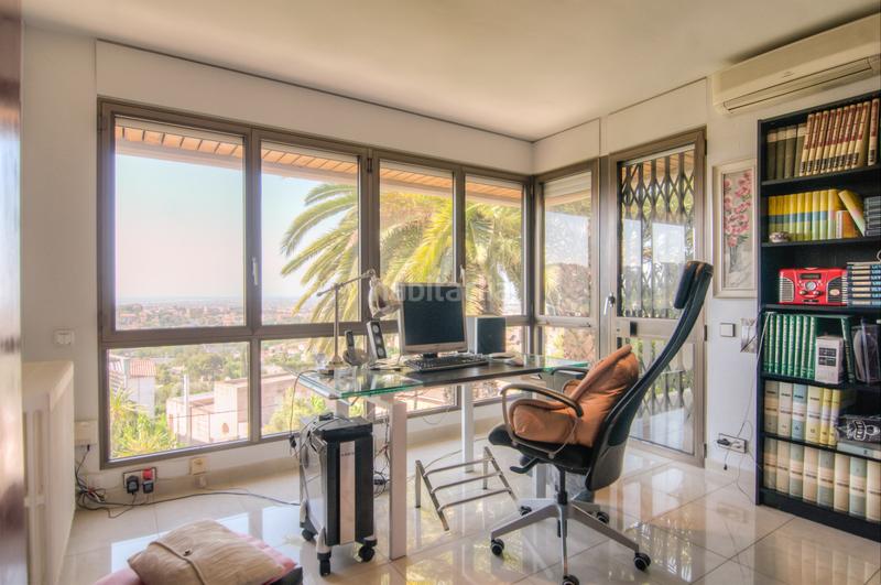 Foto f3d5b2f8-9ee1-4f8a-8613-648f1c0acefb. Casa con riscaldamento parcheggio piscina in La Plana-Bellsoleig Sant Just Desvern