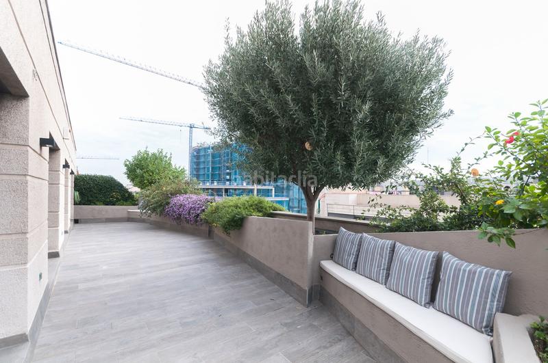 Foto 96cea421-076a-44f4-b1e5-800ec5375591. Àtic amb calefacció aparcament a La Nova Esquerra de l´Eixample Barcelona