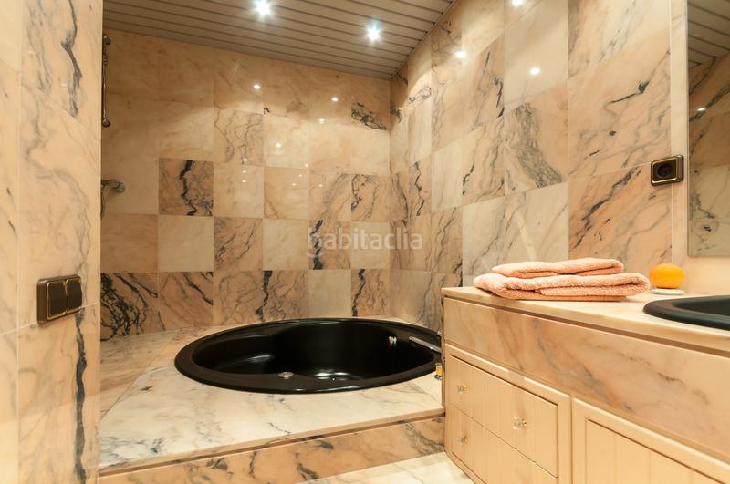 Foto 1775b05c-ed4f-4a1a-86b6-f74070cee491. Penthouse with heating parking in La Nova Esquerra de l´Eixample Barcelona