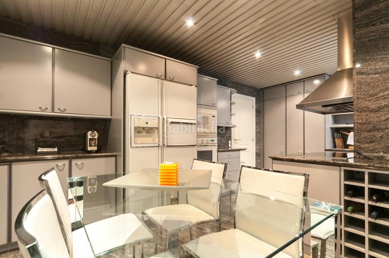 Foto 9795aa39-e4eb-44e4-a1ea-602a896229d9. Penthouse with heating parking in La Nova Esquerra de l´Eixample Barcelona