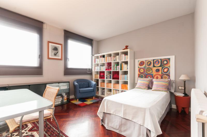 Foto c9da738b-65c5-4a8f-9ea0-803fe35dcf3f. Penthouse with heating parking in La Nova Esquerra de l´Eixample Barcelona