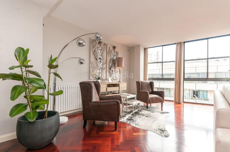 Foto f0f26875-80e3-4314-aae7-5a5c13f64d7d. Penthouse with heating parking in La Nova Esquerra de l´Eixample Barcelona