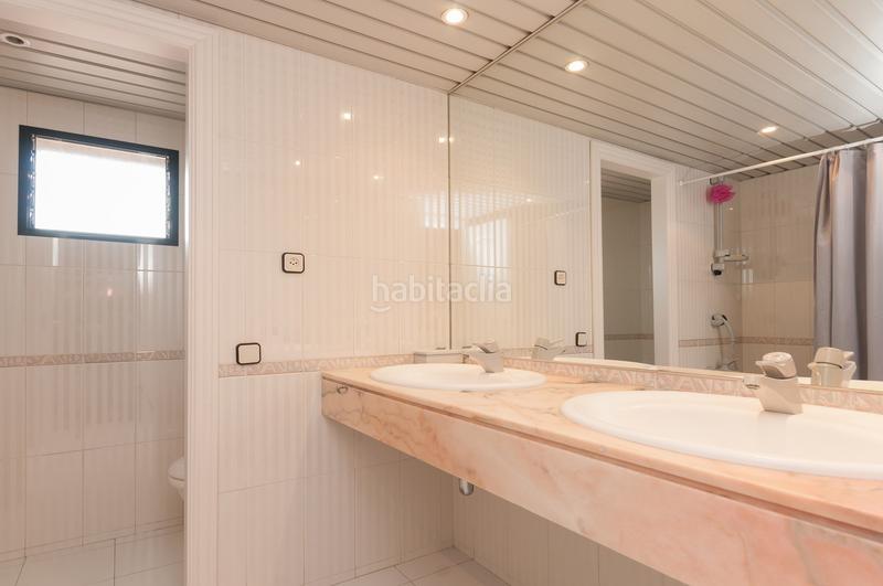 Foto f3981b5b-1495-412b-96aa-2f8b13c8256a. Penthouse with heating parking in La Nova Esquerra de l´Eixample Barcelona