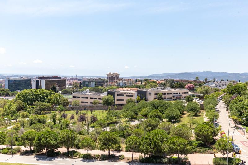 Foto 2bab02e1-ec12-403b-a462-9fe00ad1e9a4. Rent flat with heating parking pool in Finestrelles Esplugues de Llobregat