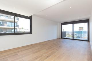 Rent Ground floor  Joan miro