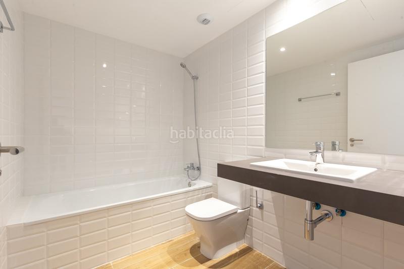 Foto 03ba64cd-cdbc-450c-bc2a-2c8ef6409cec. Location rez-de-chaussée avec chauffage parking piscine dans Esplugues de Llobregat