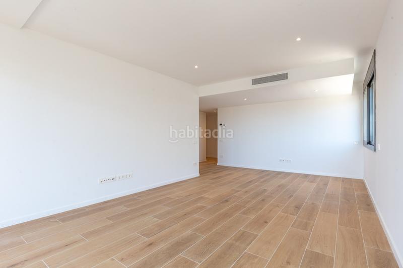 Foto 116823cc-41c5-4c59-b310-f640c13b5128. Location rez-de-chaussée avec chauffage parking piscine dans Esplugues de Llobregat