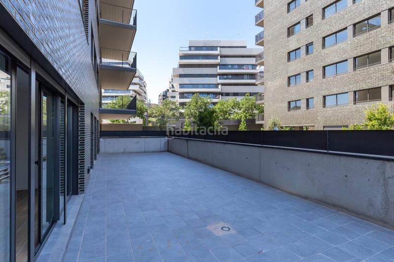 Foto 1aeebe6b-4f74-44fd-a12b-d78d31eac4c1. Location rez-de-chaussée avec chauffage parking piscine dans Esplugues de Llobregat