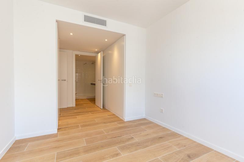 Foto 99669cdb-f7a0-45b1-8eac-86f8b2680e70. Location rez-de-chaussée avec chauffage parking piscine dans Esplugues de Llobregat