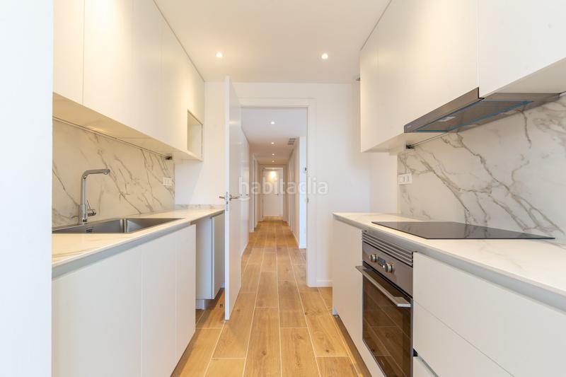 Foto 9f0cd838-53be-4c71-ab58-d42d837d4ebd. Location rez-de-chaussée avec chauffage parking piscine dans Esplugues de Llobregat