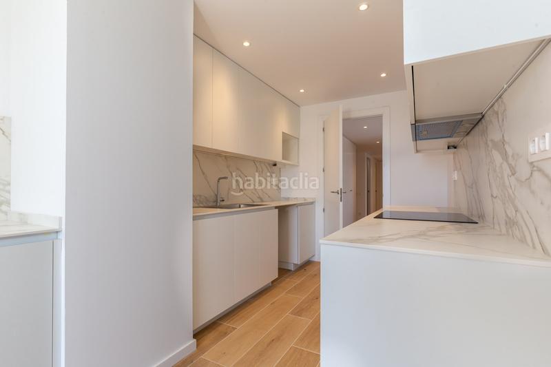 Foto 9f3d456a-1479-4069-9edb-cd550b8a8da1. Location rez-de-chaussée avec chauffage parking piscine dans Esplugues de Llobregat