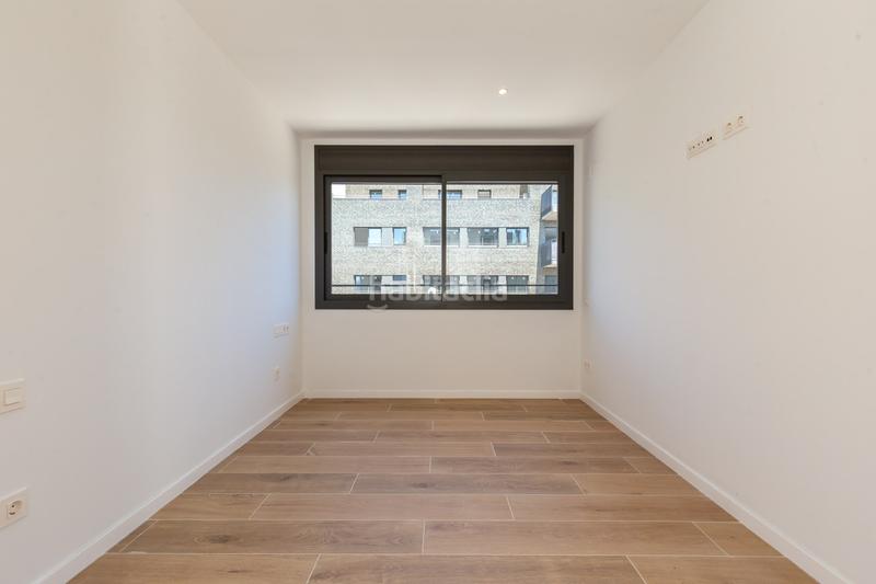 Foto ce549af6-49c3-4062-910c-68ddda2c6058. Location rez-de-chaussée avec chauffage parking piscine dans Esplugues de Llobregat