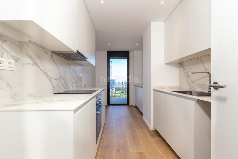 Foto cfa4832a-027d-4473-84e9-64af66803887. Location rez-de-chaussée avec chauffage parking piscine dans Esplugues de Llobregat