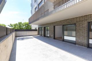 Rent Ground floor  Joan miro