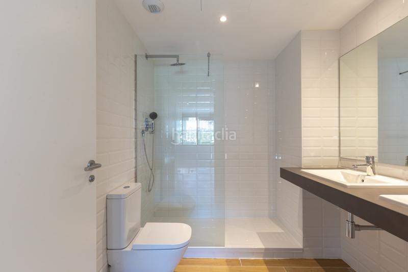 Foto 9791bc1e-79b2-4425-9d6e-0c0a82bac9a8. Lloguer pis amb calefacció aparcament piscina a Finestrelles Esplugues de Llobregat