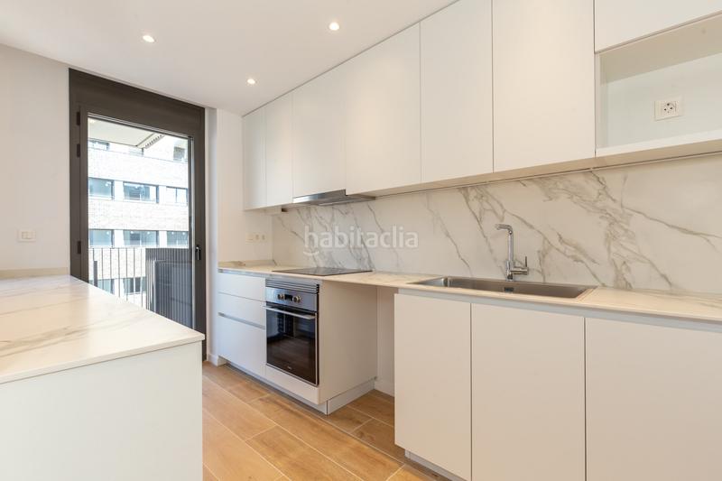 Foto d0244140-8dac-4ee6-be09-0005eeac654b. Lloguer pis amb calefacció aparcament piscina a Finestrelles Esplugues de Llobregat