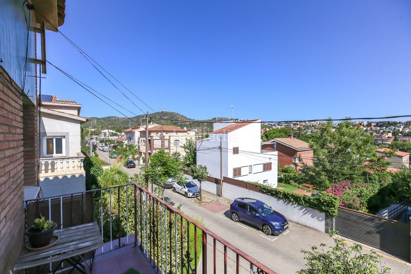 Foto a1d85695-81ec-41e6-9fdc-0dc202d7a3a6. Casa amb aparcament a La Plana-Bellsoleig Sant Just Desvern