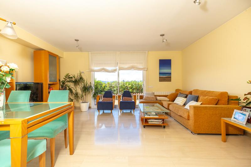 Foto 04cff5cc-f003-4a73-8520-55508337d6cf. Casa adossada amb calefacció aparcament a Mas Lluí Sant Feliu de Llobregat