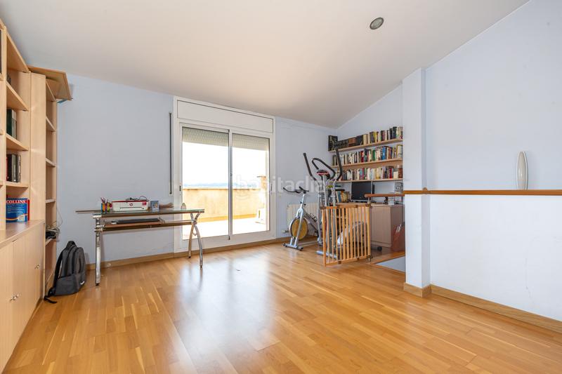 Foto 7baabc87-7d0d-4db7-8c1c-6c799aed3f4c. Casa adossada amb calefacció aparcament a Mas Lluí Sant Feliu de Llobregat