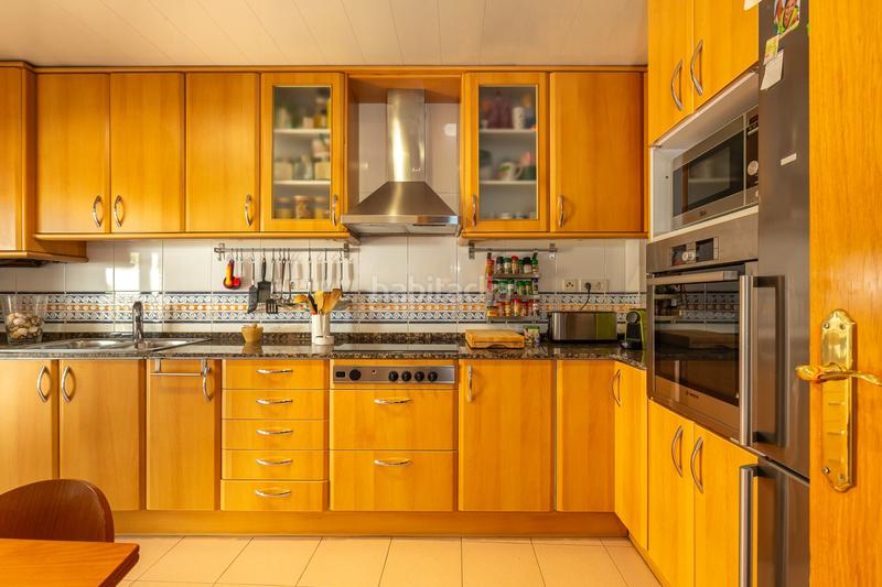 Foto c28e2f5d-7447-4cbc-b3ea-eba0372add41. Casa adossada amb calefacció aparcament a Mas Lluí Sant Feliu de Llobregat