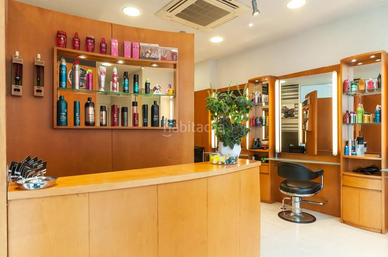 Foto e14ab0c7-e7ba-41fe-b736-18a76401185e. Location local commercial dans Centre Sant Just Desvern