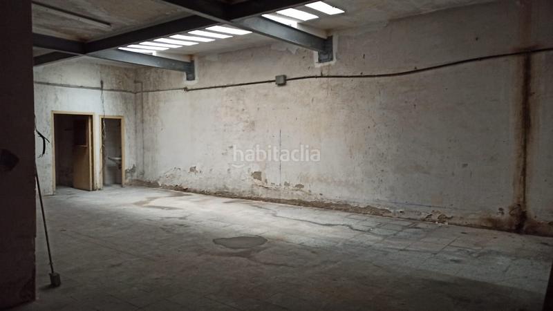 Foto daa0b63a-b374-4a96-bc2e-86d5feeace97. Alquiler local comercial en Centre Esplugues de Llobregat