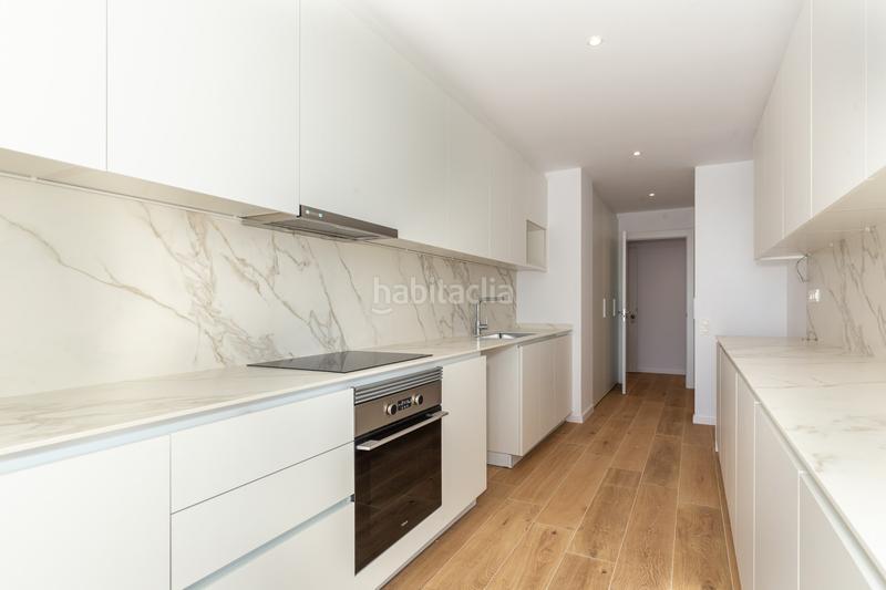 Foto 0de62833-71e6-4653-a8dd-26452fe35929. Location attique avec chauffage parking piscine dans Esplugues de Llobregat