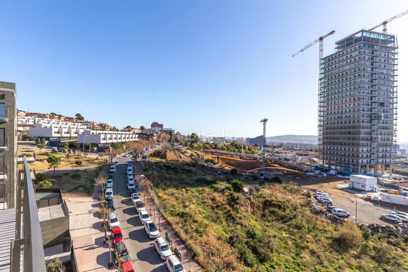 Foto d5e19ec6-ffa4-4db3-aff4-0eb1985128af. Location attique avec chauffage parking piscine dans Esplugues de Llobregat