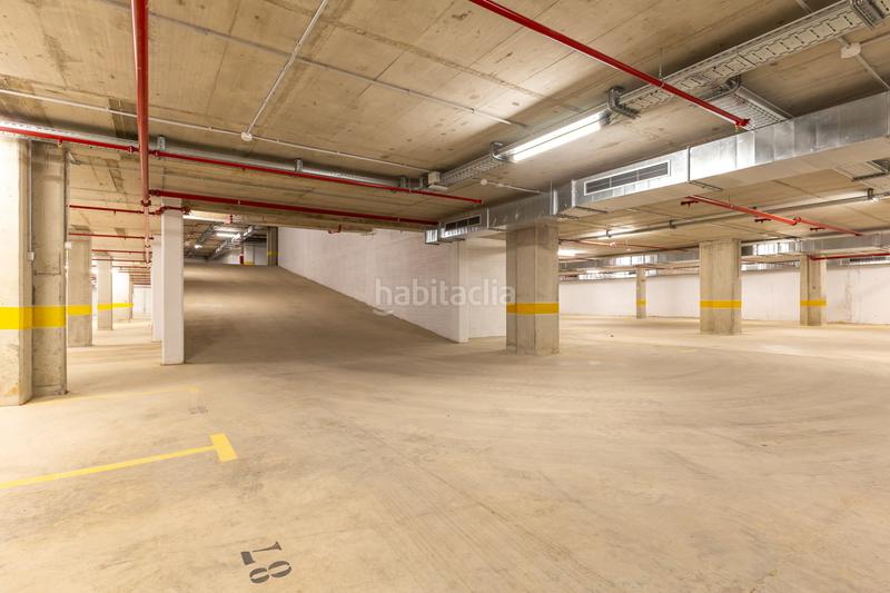 Foto 40838a23-f16f-477a-bf71-425bf179dee1. Miete dachwohnung mit heizung parking pool in Finestrelles Esplugues de Llobregat