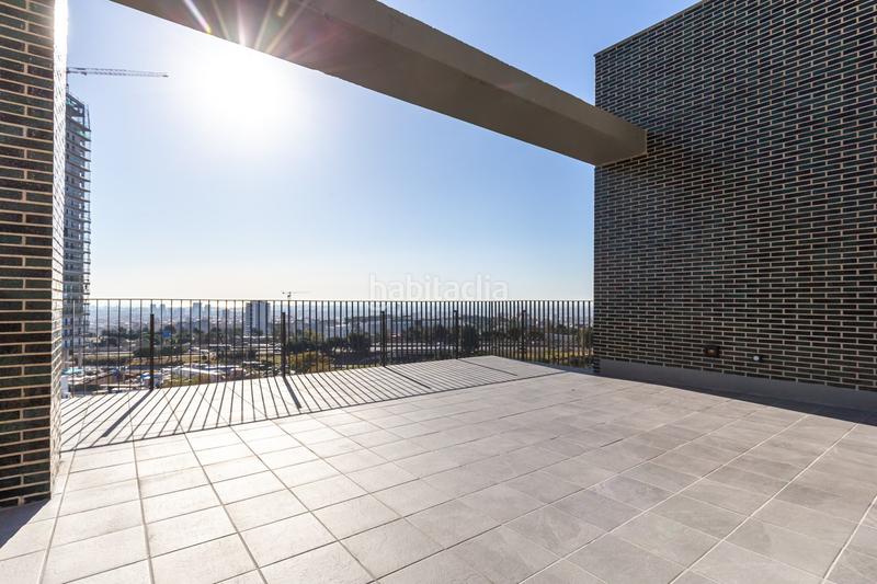 Foto 3edaa9c3-7dfe-4bc4-9aed-84b8a201f7ba. Rent penthouse with heating parking pool in Finestrelles Esplugues de Llobregat