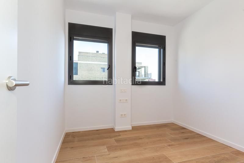 Foto 3fa8d0b1-0bb1-4447-815e-eb8c0e7da6e3. Rent penthouse with heating parking pool in Finestrelles Esplugues de Llobregat