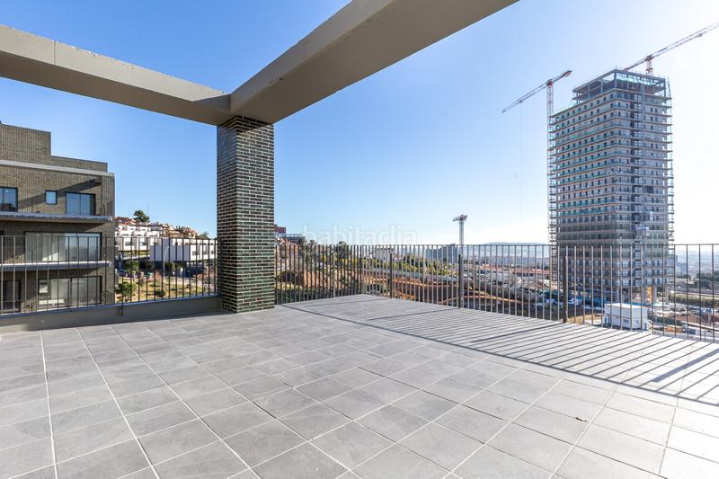 Foto 6818be93-6d55-42fe-9142-96481977430c. Rent penthouse with heating parking pool in Finestrelles Esplugues de Llobregat