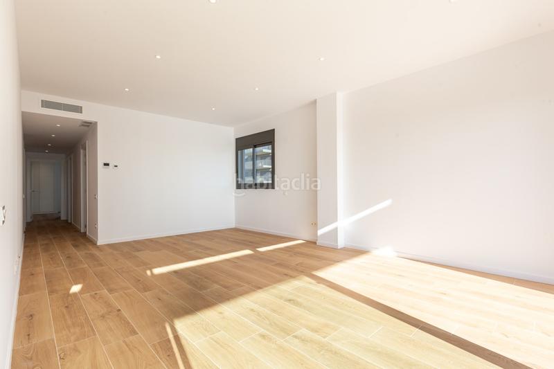 Foto 95429675-84fb-4b00-b196-09c4b6e49b8f. Rent penthouse with heating parking pool in Finestrelles Esplugues de Llobregat