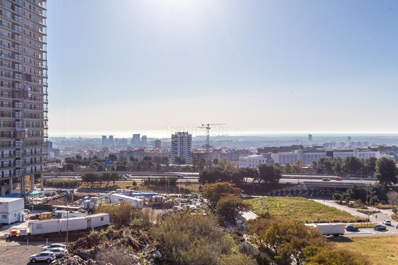 Foto dc68cacd-6328-4ec9-a1a7-9245a1a178e1. Rent penthouse with heating parking pool in Finestrelles Esplugues de Llobregat