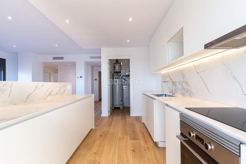 Foto 1b2f1847-a27d-40dc-9841-f0222f9f97be. Rent penthouse with heating parking pool in Finestrelles Esplugues de Llobregat